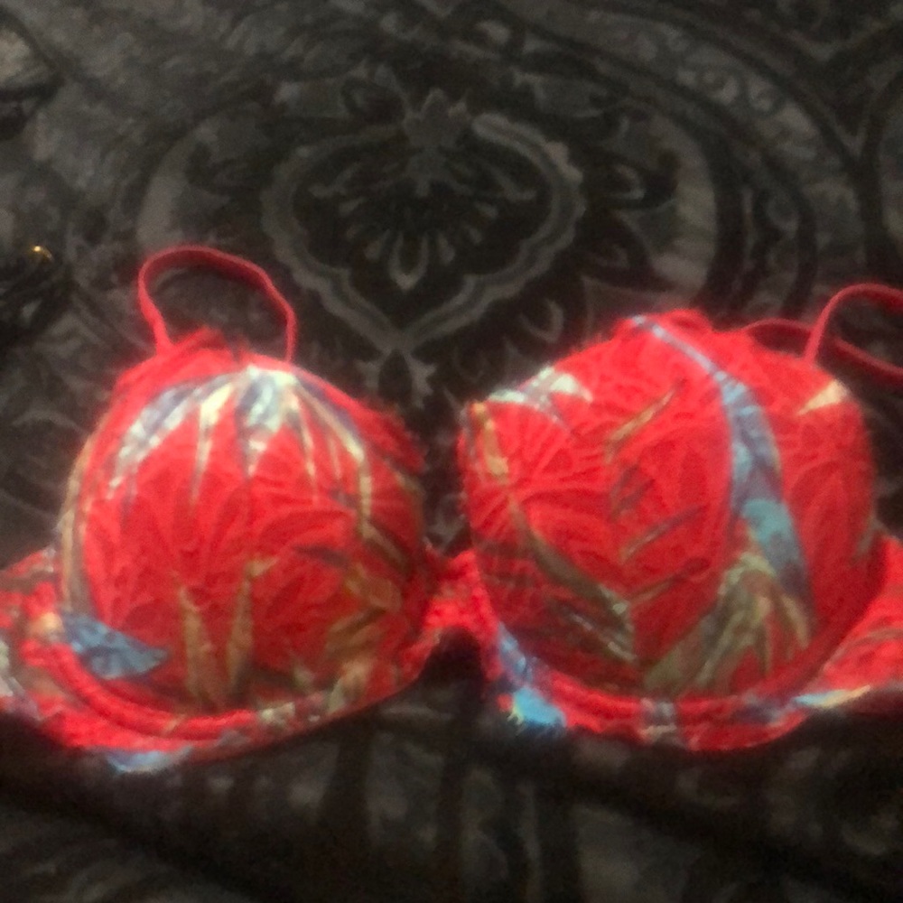 vs bra